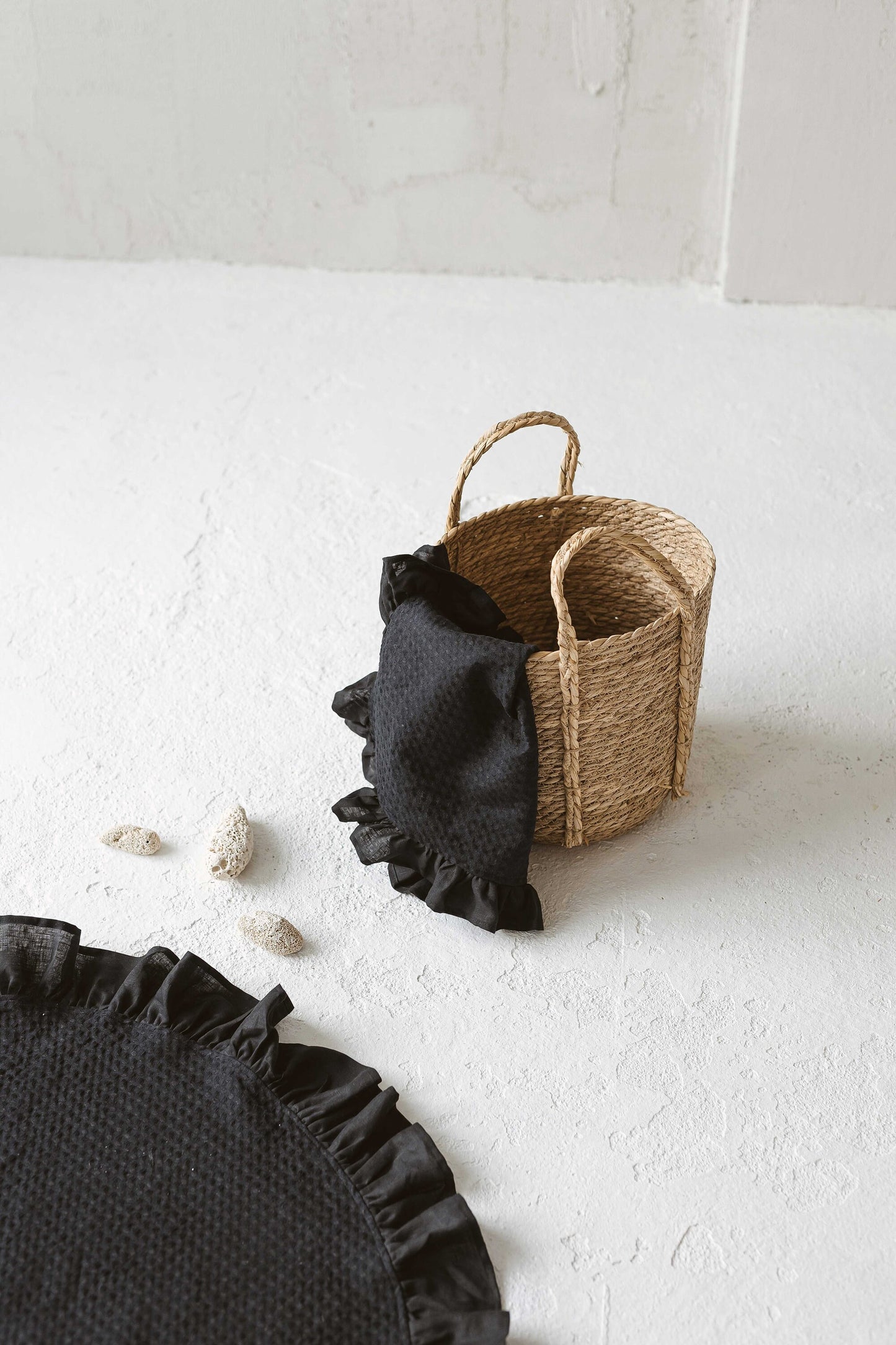 Luxury Linen Bath Towel Set with Ruffles