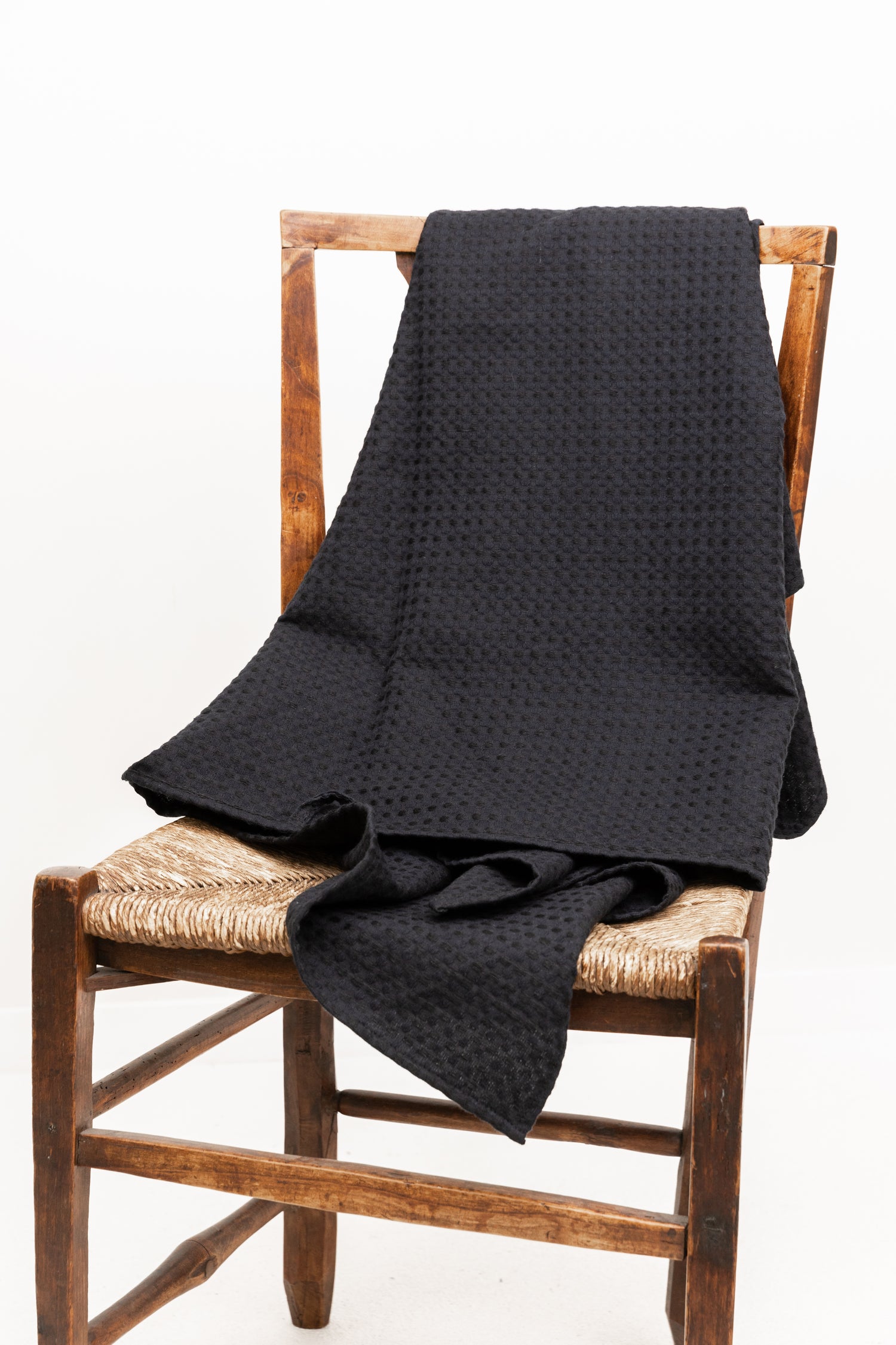 French Linen + Cotton XL Waffle Bath Towel - Black - 40 x 62 - The Foundry  Home Goods