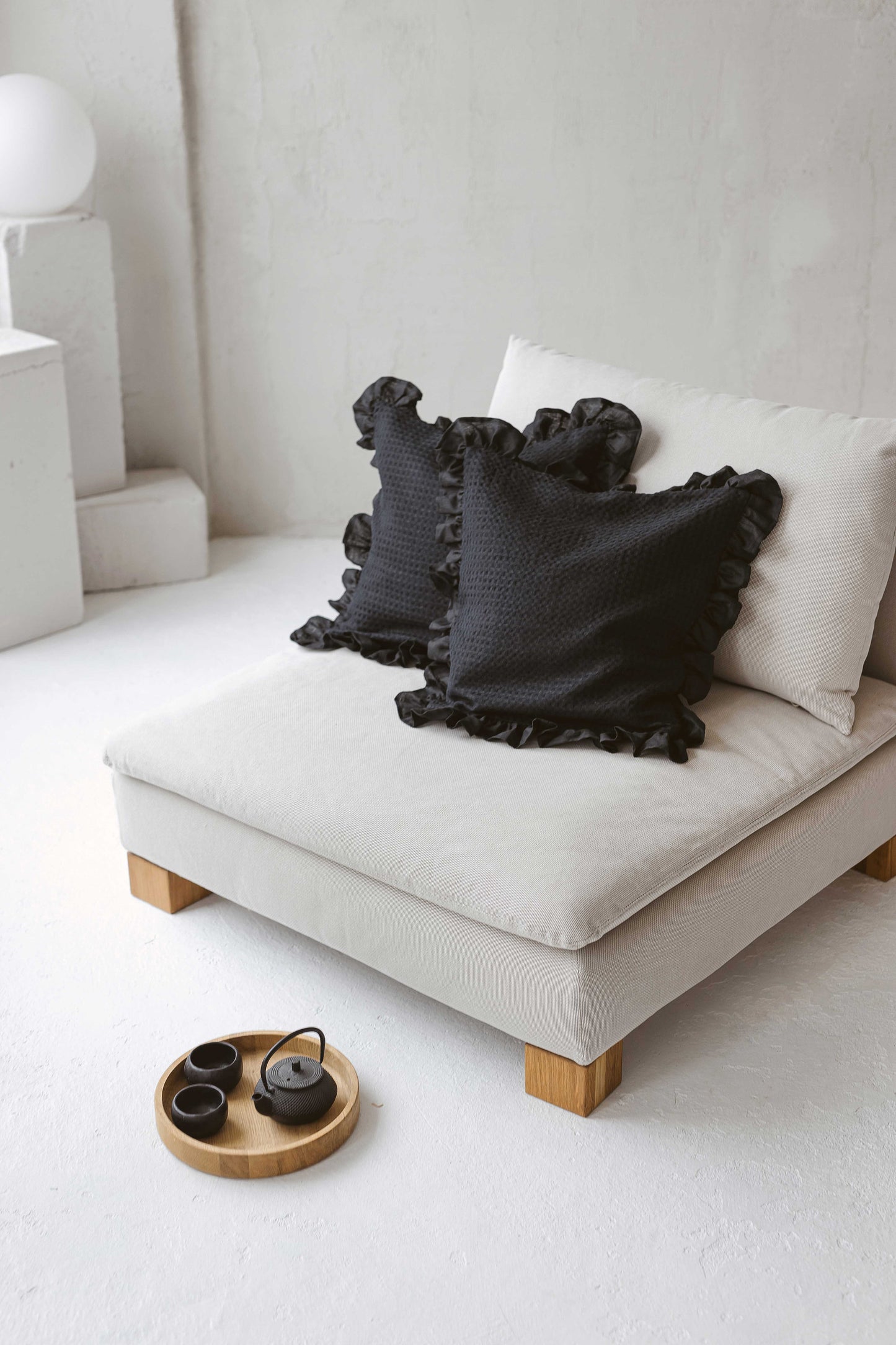 Luxury Decorative Linen Cushion with Ruffles
